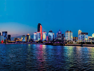 Iluminação temática da Cúpula SCO em Qingdao